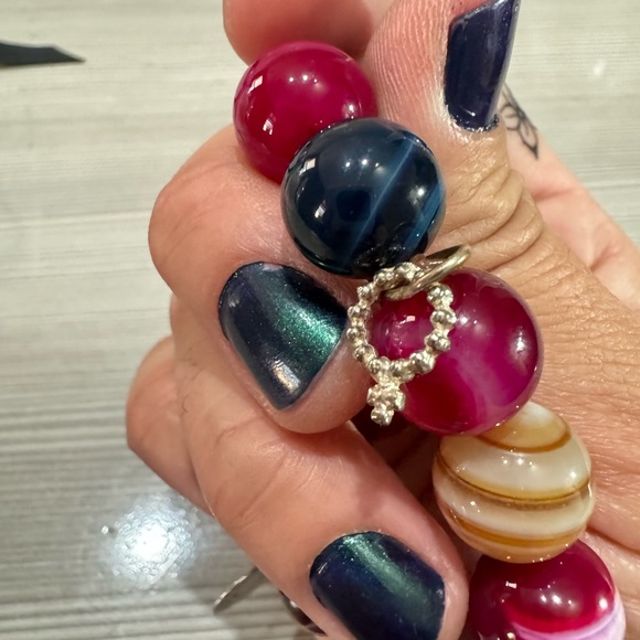 Luly Lu Stretchy Colorful Bracelet With Heart Charm - Picture 3 of 5